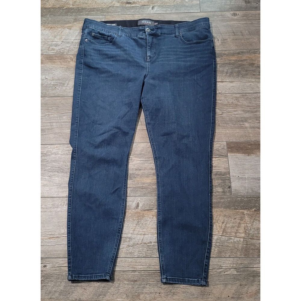 Torrid Jeans Premium Pants Womens‎ 22R Blue Denim Stretch Bombshell Skinny